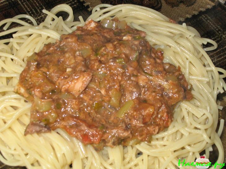 Спагетти с соусом из тунца