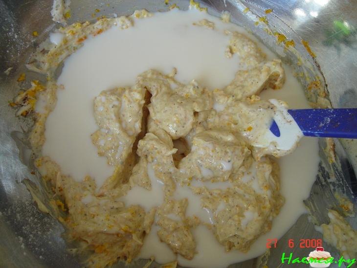 Шарлотка с грушами на топлёном молоке