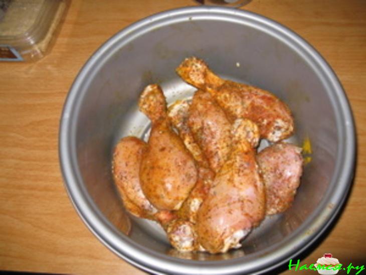 Куриные ножки со специями под соусом