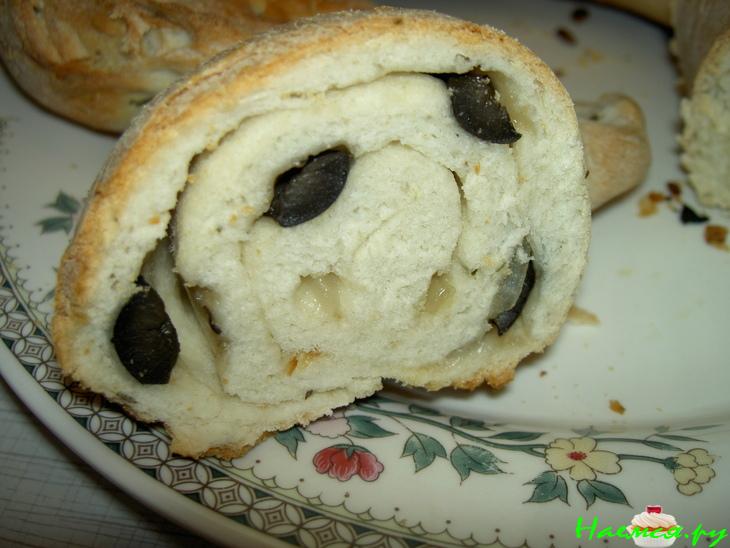 Фокачча сердцем с оливками и семечками