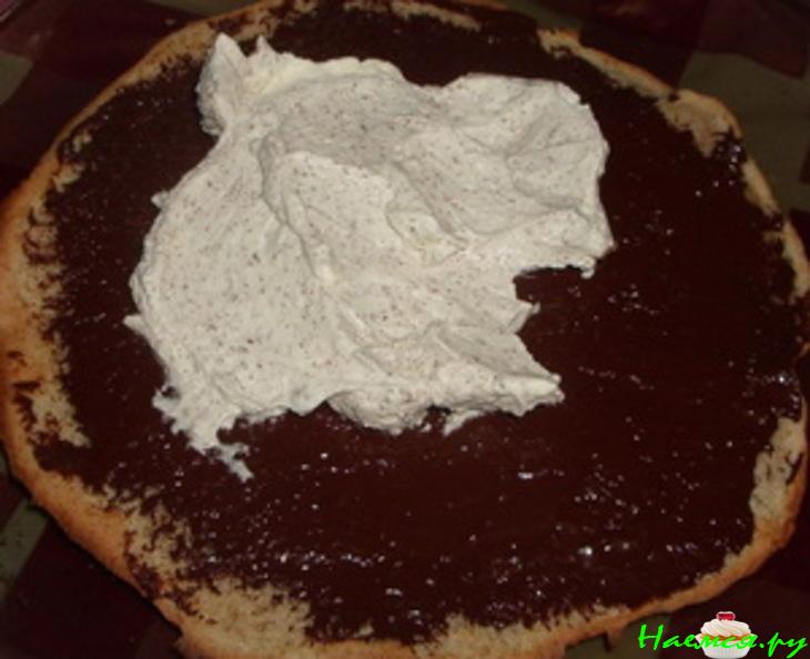 Итальянский ореховый торт с шоколадной начинкой