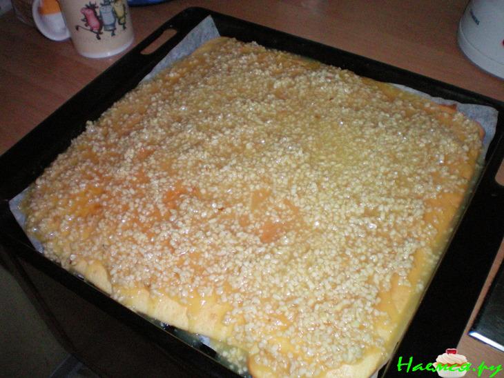 Карамельно-миндальный пирожок