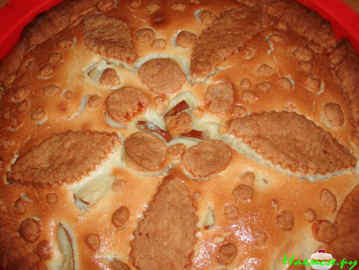 Творожный пирог с яблочно-грушевой начинкой под сметанной заливкой Творожный пирог с яблочно-грушевой начинкой под сметанной заливкой