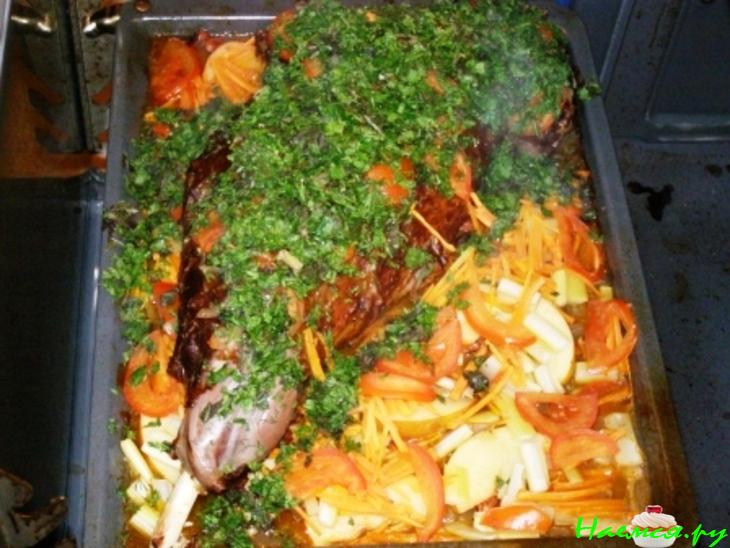 Баранья нога тушенная