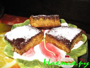 Манник с курагой и шоколадной глазурью