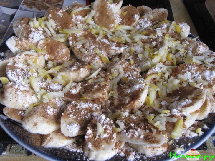 Шарлотка с бананами Шарлотка с бананами