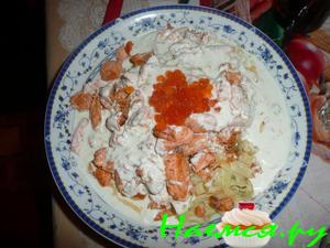 Спагетти с лососем и сырным соусом