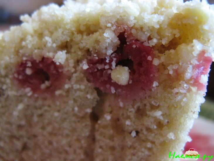 Пирог на газировке с вишней и посыпкой 'Штрейзель'