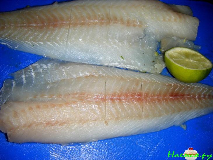 Рыба с овощами под соусом