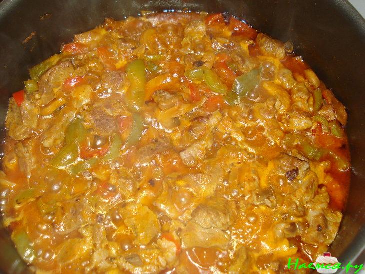 Аппетитная свиная поджарка с перцем и грибами Аппетитная свиная поджарка с перцем и грибами