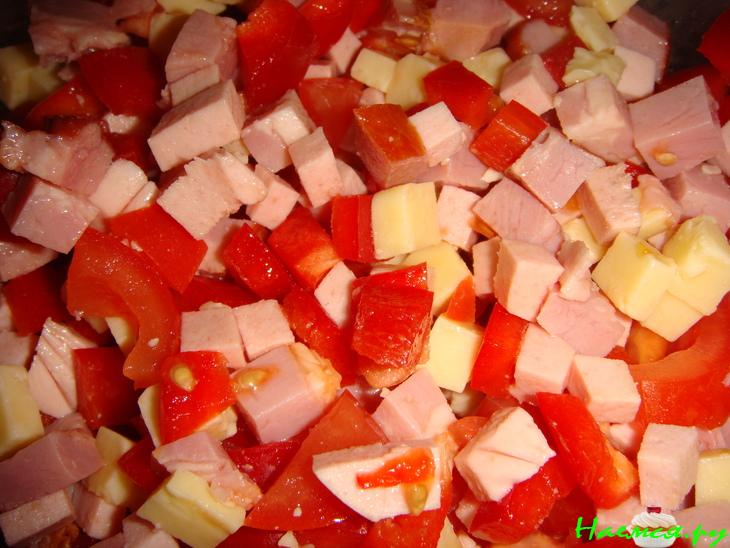 "Салатик из ветчины с сыром"