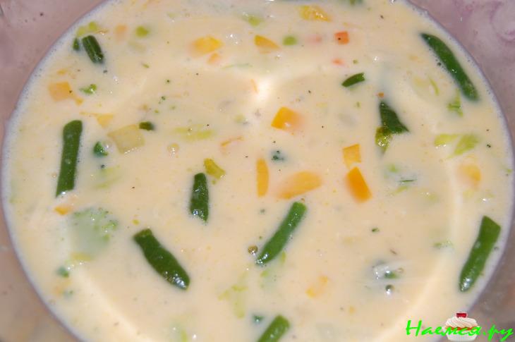 Омлет с овощной смесью и вареной колбасой Омлет с овощной смесью и вареной колбасой