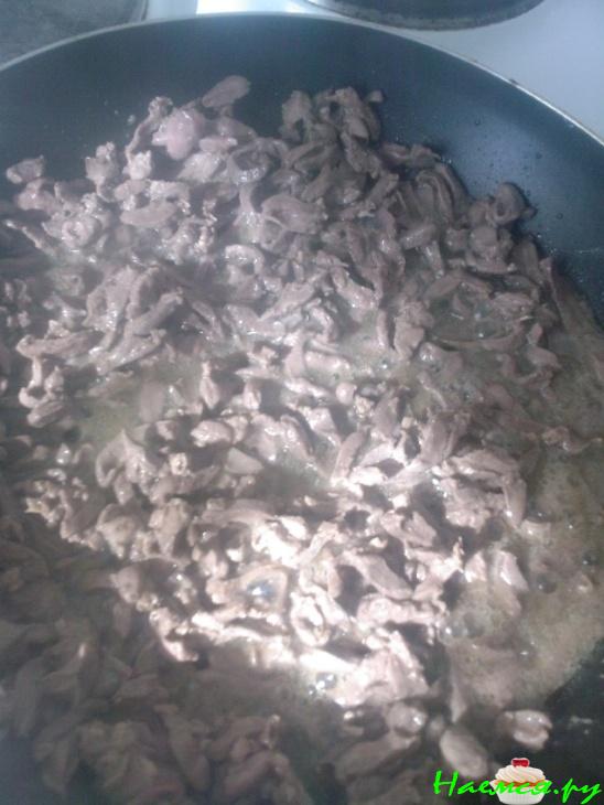 Салат из рисовой лапши с овощами и сердечками