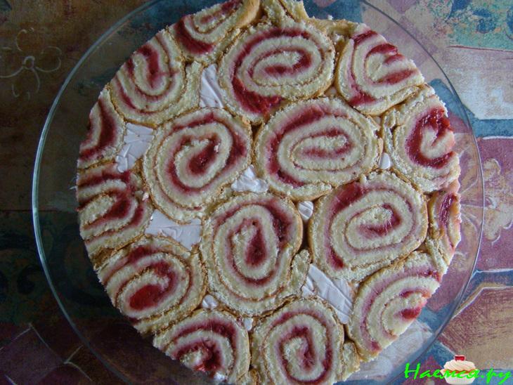 Клубнично-йогуртовый торт