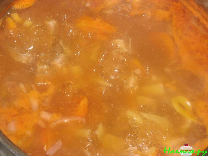 Суп мясной с курагой