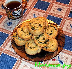 Сырные рулетики с миндалем и зеленью Сырные рулетики с миндалем и зеленью