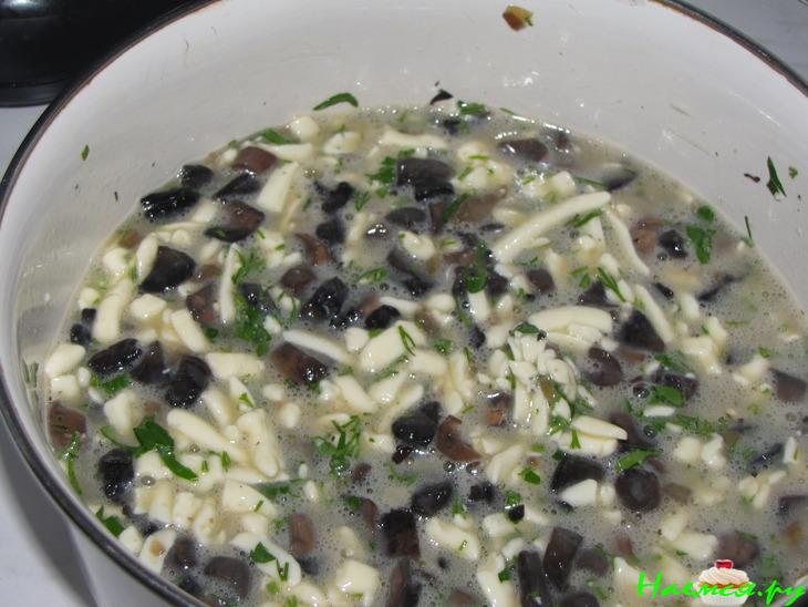 Пирог с сыром и грибами