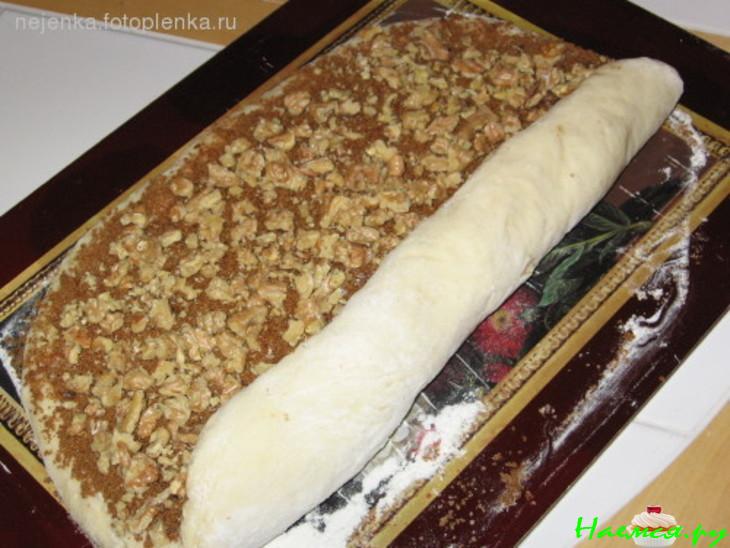 Роллы с корицей и орехами