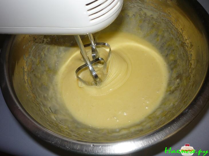 Торт 'Медовик' со сметанным кремом в глазури