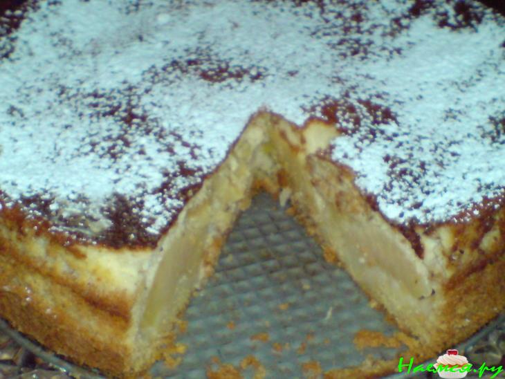 Яблочный пирог под медово-сметанно-яичной заливкой