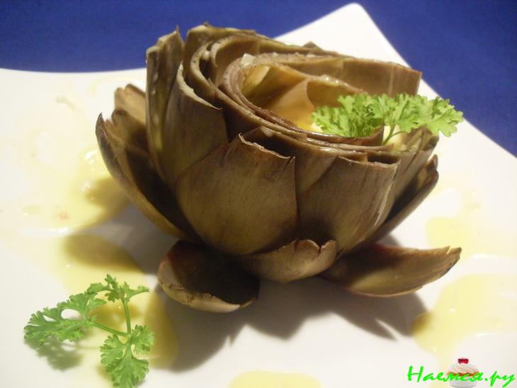 Артишок с винным соусом Артишок с винным соусом