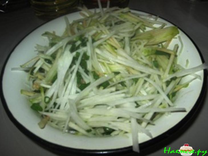 Салат из зеленой редьки