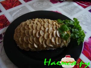 Салат куриный с маринованными грибами "Ананас"