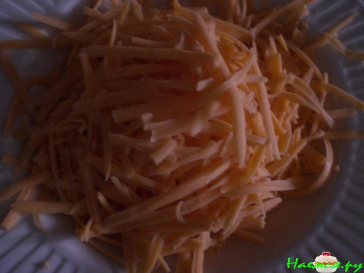 Луковый киш с пятью видами сыра