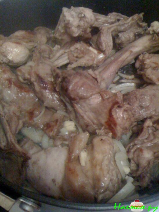 Кролик под карамельно-апельсиновым соусом