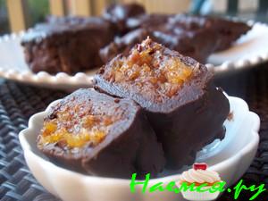 Шоколадные конфеты с фруктами