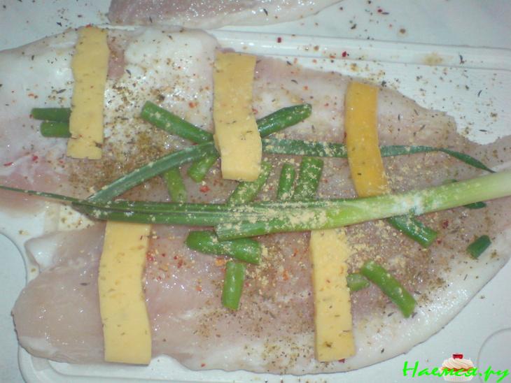 Салат и рулет из морского окуня