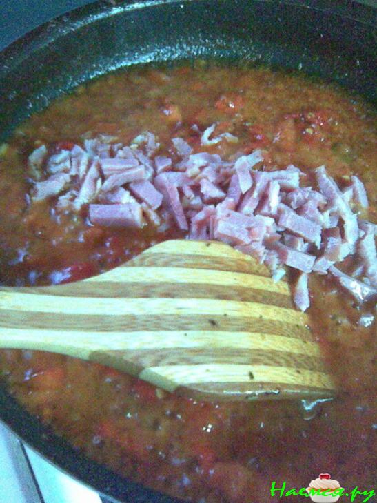 Фокачча с пряными травами и пицца по-русски из того же теста Фокачча с пряными травами и пицца по-русски из того же теста