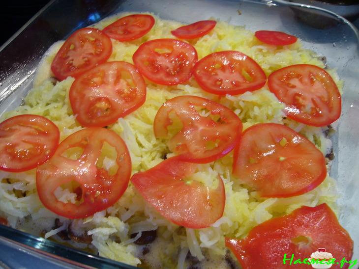 Картофельно-грибная запеканка на хрустящих хлебцах