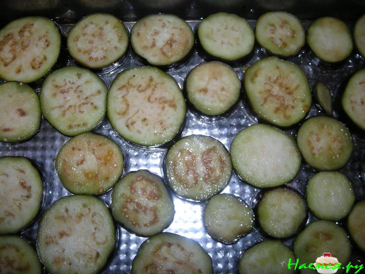 Мяско запеченное с баклажанами