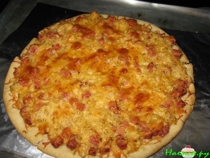 Пицца с квашеной капустой