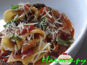 Паста с помидорами и сушеными грибами