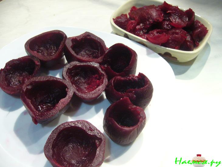 Свекла фаршированная селедочным салатом Свекла фаршированная селедочным салатом