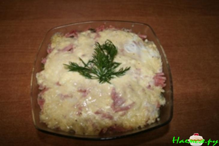 Горячий салат с ветчиной и шампиньонами