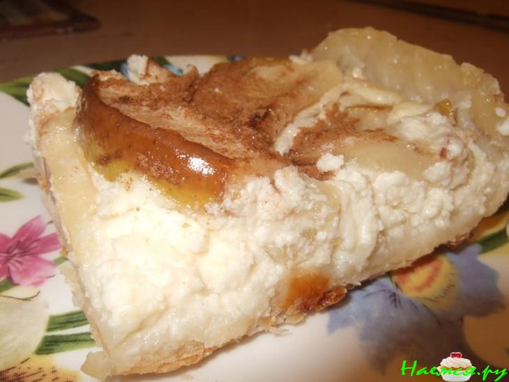 Пирог из слоеного теста с творогом и грушей Пирог из слоеного теста с творогом и грушей