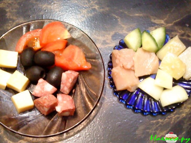 Закуска на шпажках