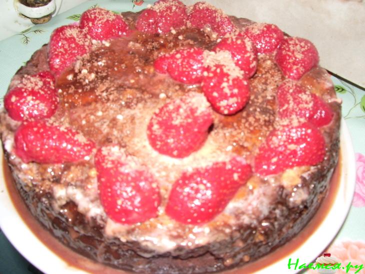 Тортик с шоколадом и клубничкой