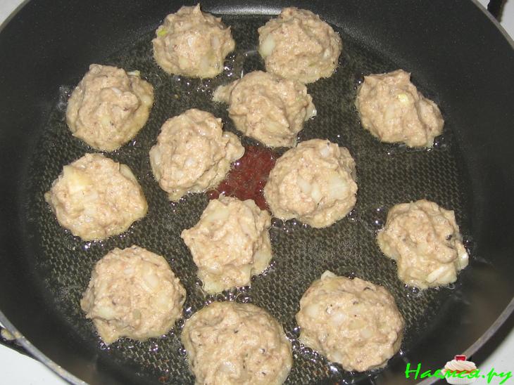 Рыбные котлеты из консервы