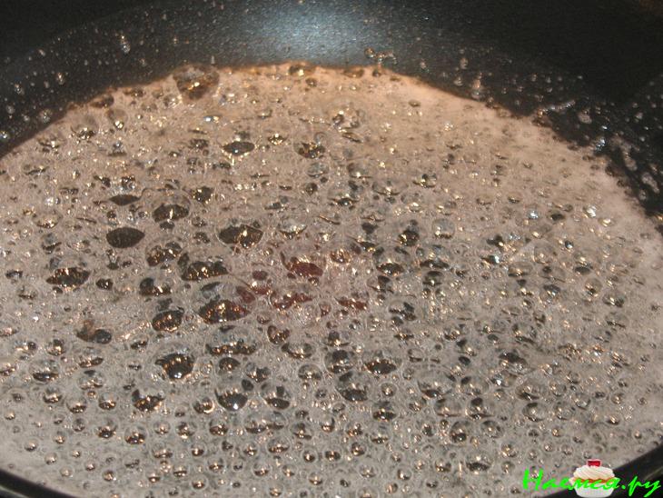 Свиные ребрышки в карамельном соусе