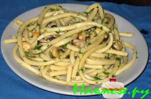 Греческие макароны с мидиями и кедровыми орешками Греческие макароны с мидиями и кедровыми орешками