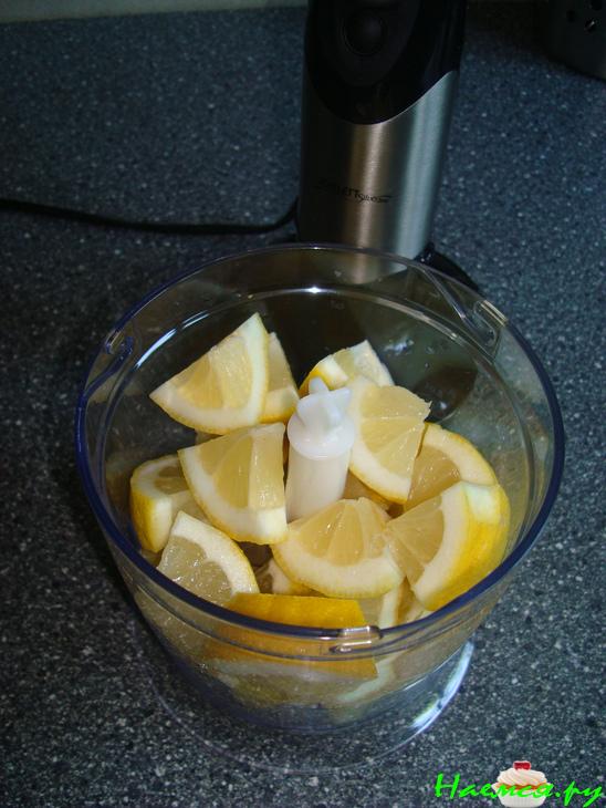 Корзиночки с облачком лимонного крема и вишенками в шоколадных кружевах