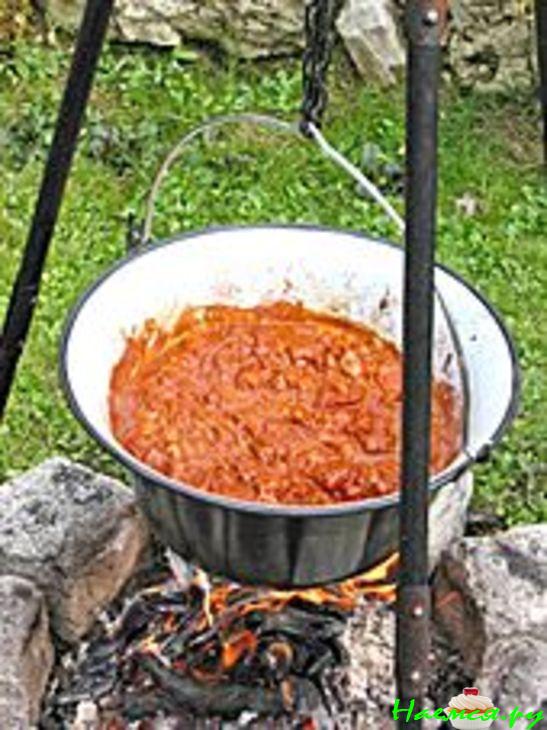 Венгерский гуляш на костре 