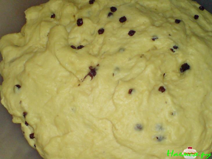 Куличи дрожжевые с шафраном и коринкой Куличи дрожжевые с шафраном и коринкой