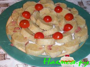 Картофельный рулет с грудинкой (или картофельные кнедлики)