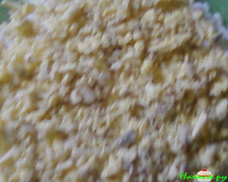 Шпротный салат с зеленым горошком