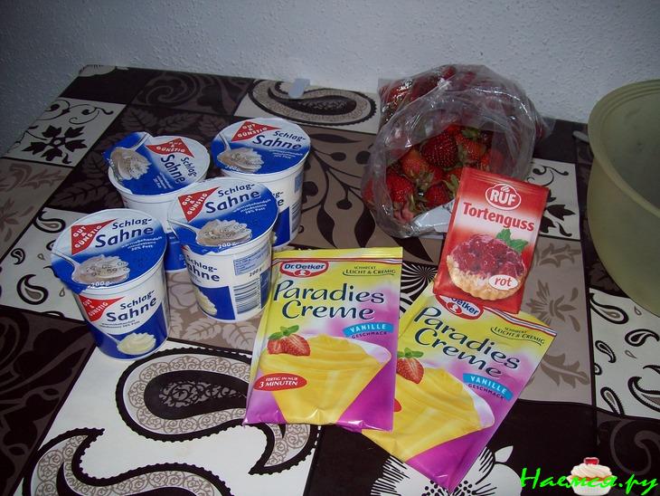 Пирог с ревенем и клубникой Пирог с ревенем и клубникой